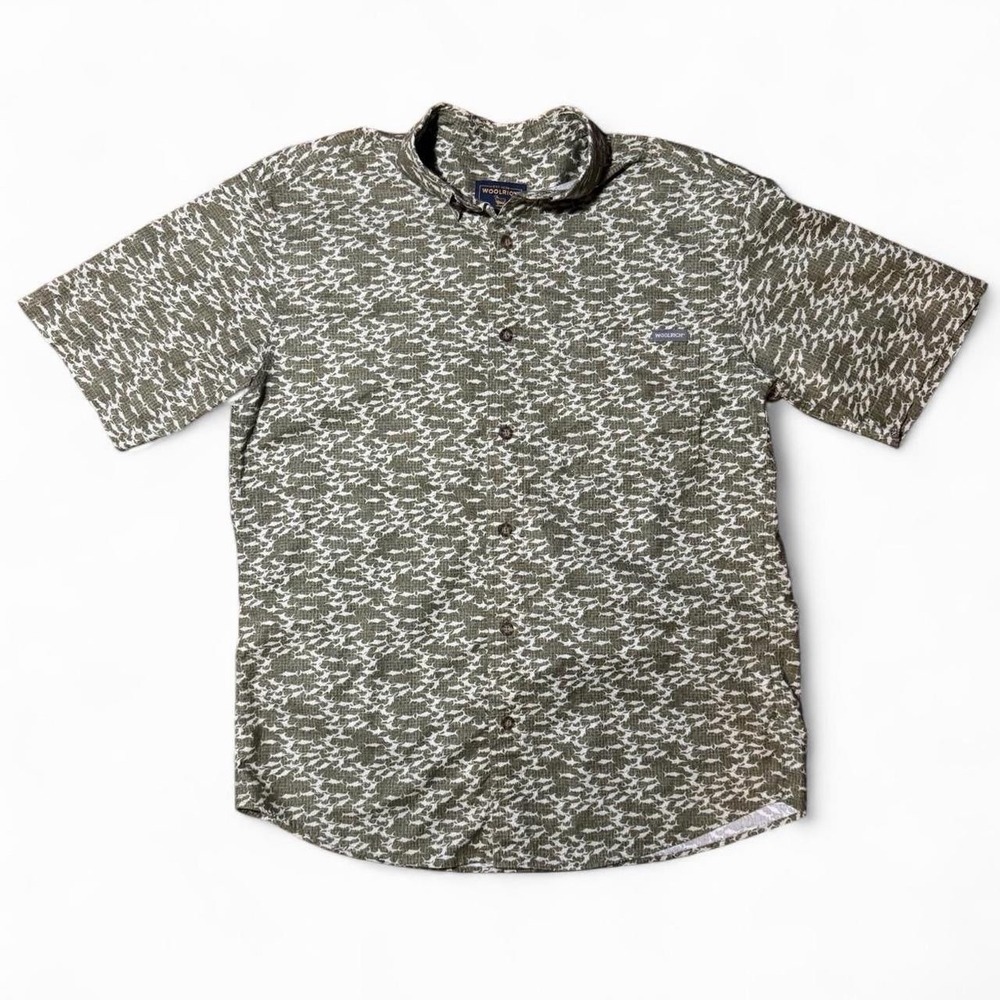 Vintage 90s Woolrich Short Sleeve Button Up Green Fish Camo Print Outdoor Shirt